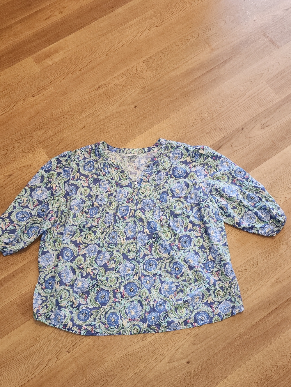 croft & barrow Blue Floral V-Neck Puff Sleeve Blouse